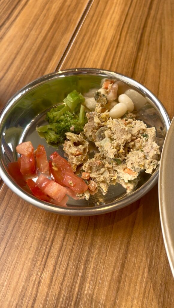 WIRED KITCHENで頼んだササミと野菜のドッグメニューの写真